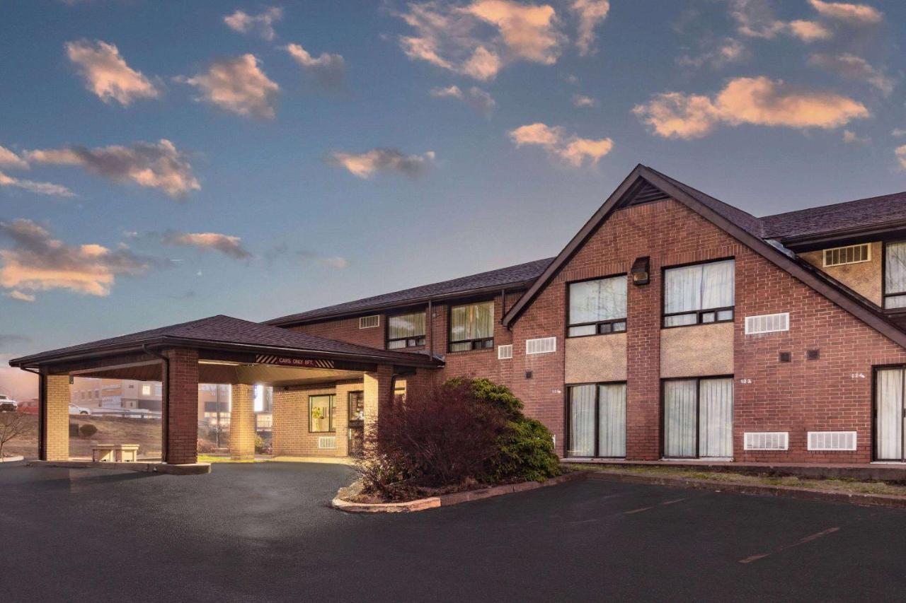 Travelodge By Wyndham Bridgewater Exterior photo