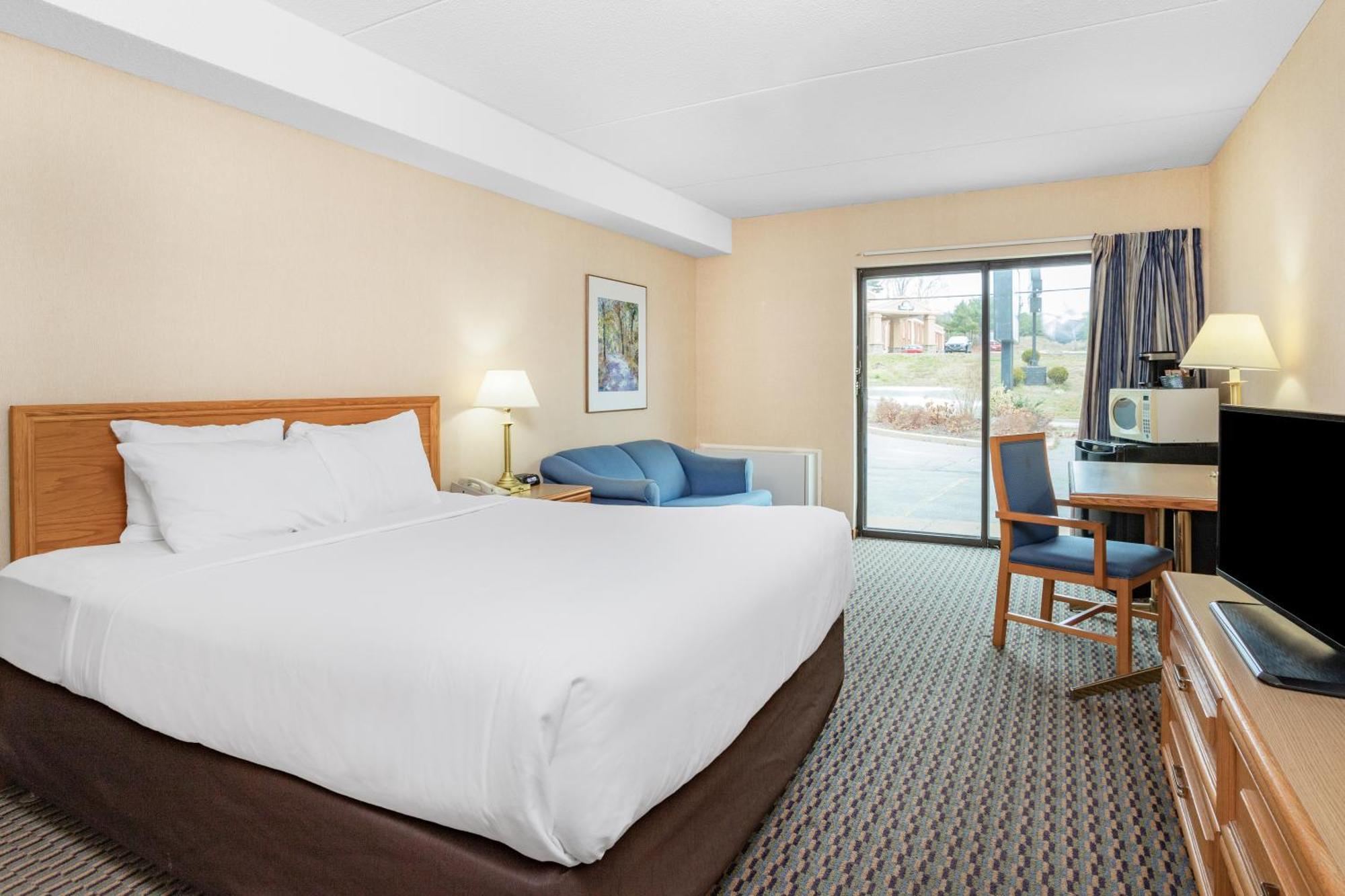 Travelodge By Wyndham Bridgewater Exterior photo